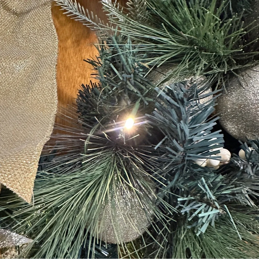 Pre-Lit Artificial Christmas Wreath Gold Silver Ornament 28”